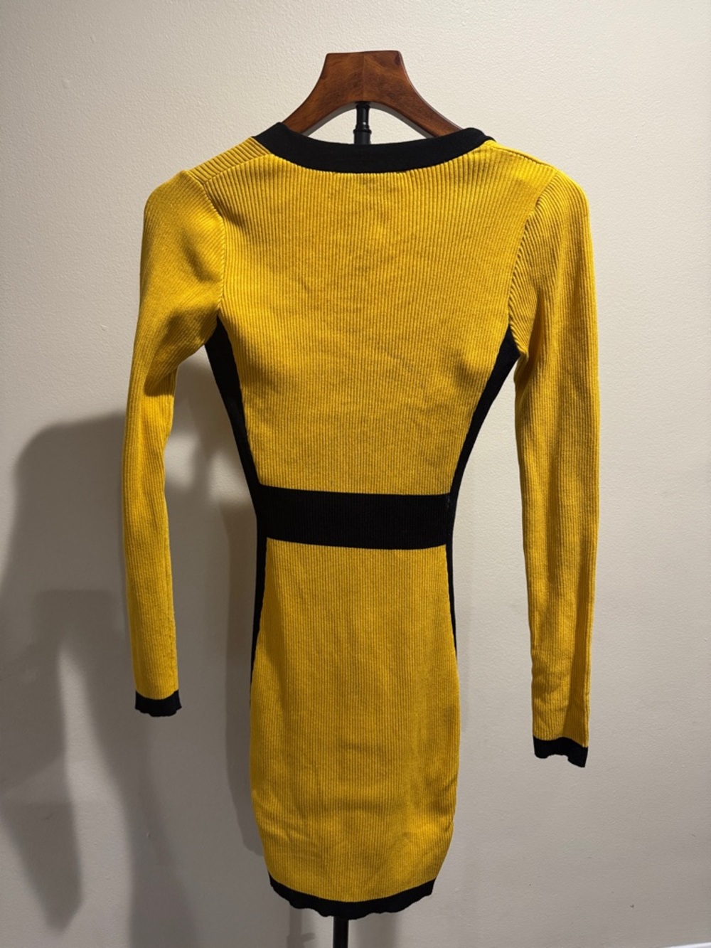 Yellow and Black Ribbed Knit Body-Con Long Sleeve Mini Dress (Size M) - Picture 3 of 13